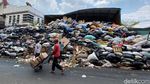 Potret Menumpuknya Sampah di TPS Sederhana hingga Luber ke Jalan