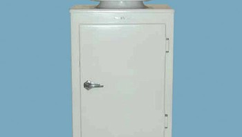 Kulkas pertama yang digunakan secara luas adalah buatan General Electric ini, diperkenalkan di 1927. Foto: Bored Panda