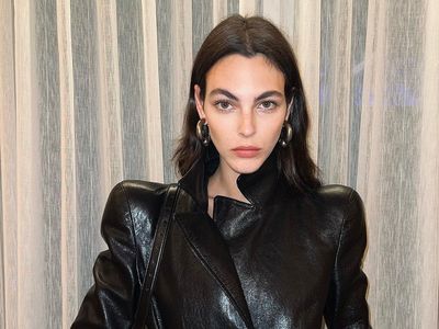 7 Potret Vittoria Ceretti, Wanita Italia Pacar Baru Leonardo DiCaprio