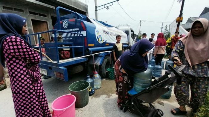 Warga di Kecamatan Babelan, Kabupaten Bekasi mengaku sudah 11 hari kesulitan mendapatkan aliran air dari PDAM. Warga berharap suplai air kembali normal. (dok Pribadi/Putri Bunga)