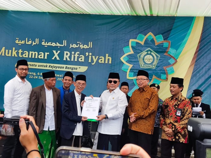 Zulhas Sumbang Gedung Rifaiyah