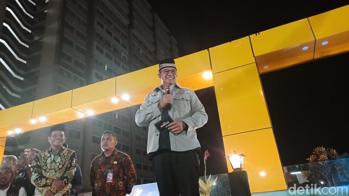 Anies Baswedan saat pidato peresmian Posko Anies Centre Wilayah Sulsel.