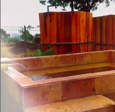 Wisata alam yang satu ini menyuguhkan pemanidan air panas dengan konsep onsen seperti di Jepang. Destinasi wisata satu ini cocok untuk detikers yang ingin menghilangkan penat dengan healing ala Jepang.