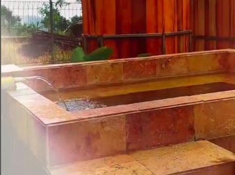 Wisata alam yang satu ini menyuguhkan pemanidan air panas dengan konsep onsen seperti di Jepang. Destinasi wisata satu ini cocok untuk detikers yang ingin menghilangkan penat dengan healing ala Jepang.