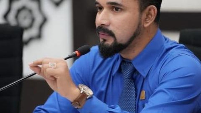 Iskandar Usman Al-Farlaky