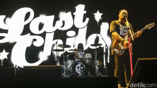 Band Last Child mengisi Panggung Pestapora di Jakarta, Sabtu (23/9/2023)