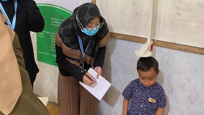 PT Kalbe Farma Tbk (Kalbe) bekerjasama dengan Ikatan Pekerja Sosial Masyarakat (IPSM) Nasional dan Pengurus Besar Mathla'ul Anwar menggelar bakti sosial dan pengobatan gratis di Menes, Pandeglang, Banten.