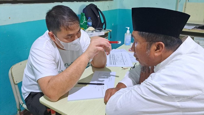 PT Kalbe Farma Tbk (Kalbe) bekerjasama dengan Ikatan Pekerja Sosial Masyarakat (IPSM) Nasional dan Pengurus Besar Mathla'ul Anwar menggelar bakti sosial dan pengobatan gratis di Menes, Pandeglang, Banten.