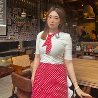 “Miris banget, apakah ini yang disebut ngemis online?” Komentar netizen. “Livy ternyata lebih hina dari gue,” sindir netizen lain. Foto: Instagram/livyrenata