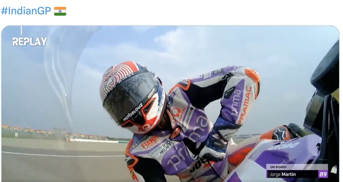 Momen Jorge Martin benerin ritsleting wearpack saat race MotoGP India 2023