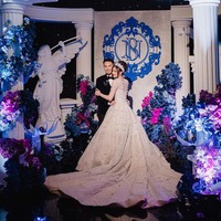 Pernikahan pebisnis William Aristo atau Bill Aristo Suryono dan Nadya Asrella, 2nd Runner Up Miss Indonesia dan Miss Jawa Tengah 2018, menjadi sorotan warganet di media sosial. Pernikahan keduanya viral karena kemewahannya membuat netizen takjub. Foto: Instagram @nadyastrella