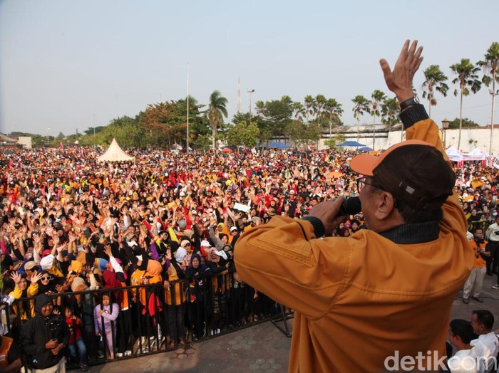 OSO memberikan pesan ke warga Palembang untuk pilih pemimpin cerdas