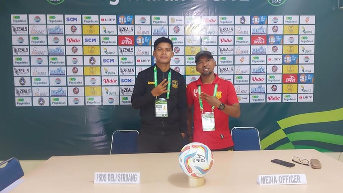 Pelatih PSDS Susanto dan pemain Ilham saat konferensi pers jelang laga di Stadion Baharoeddin Siregar, Deli Serdang