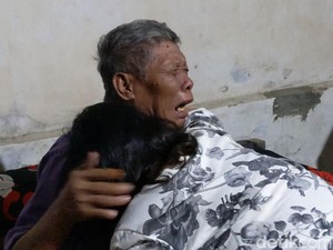 Tangis Haru Warnai Kepulangan TKW Giarti yang 10 Tahun Hilang di Malaysia