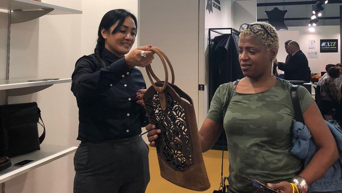 Produk kulit Garut dilirik pengunjung Lineapelle The International Leather Fair 2023