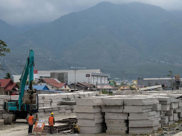 Proyek Rekonstruksi Jalan Penahan Tsunami di Palu
