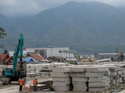 Proyek Rekonstruksi Jalan Penahan Tsunami di Palu