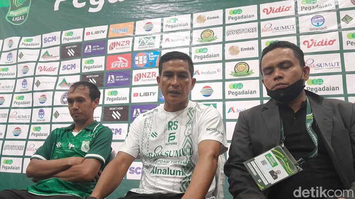Ridwan Saragih saat konferensi pers usai laga di Stadion Teladan, Medan (Nizar Aldi/detikSumut)