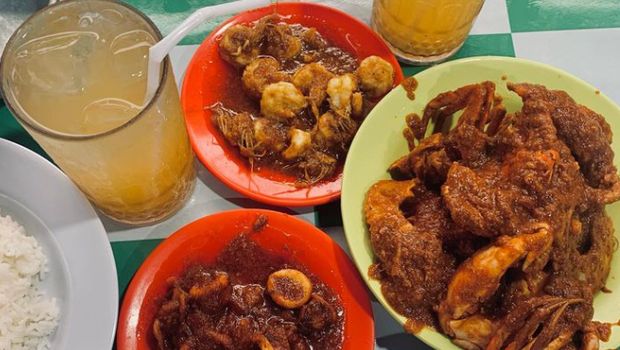 Sari Laut Cak Aris Surabaya.