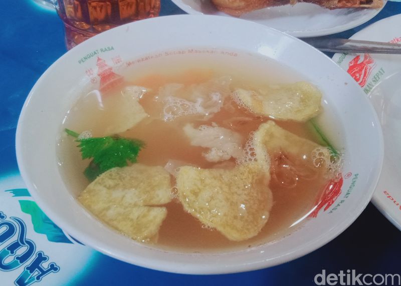 Sop manten Mbah Atmo di jalan Jogja-Solo, Delanggu, Klaten. Foto diunggah Minggu (24/9/2023).