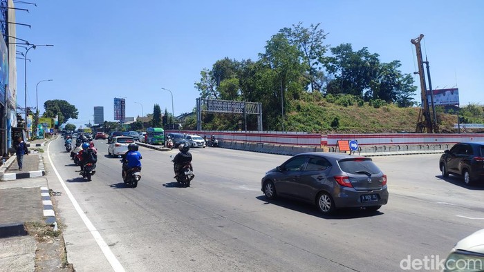 Suasana di exit Tol Bawen, Semarang, Minggu (24/9/2023).