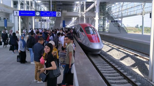 Suasana uji coba Kereta Cepat Jakarta-Bandung. (վ/Suhendra)