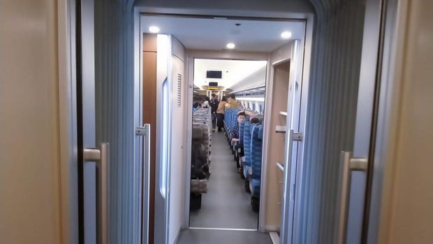 Suasana uji coba Kereta Cepat Jakarta-Bandung. (CNBC Indonesia/Suhendra)