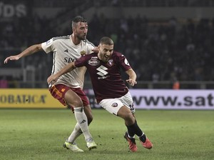 Roma si Paling Akrab dengan Tiang Gawang