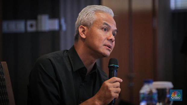 Bakal Calon Presiden (Bacapres), Ganjar Pranowo berkunjung ke Gedung Trans Media Tendean, Jakarta, Senin (25/9/2023). (CNBC Indonesia/Faisal Rahman)