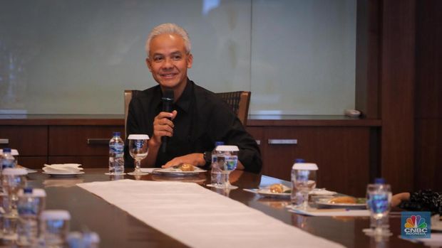 Bakal Calon Presiden (Bacapres), Ganjar Pranowo berkunjung ke Gedung Trans Media Tendean, Jakarta, Senin (25/9/2023). (վ/Faisal Rahman)