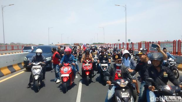 Demo Suramadu