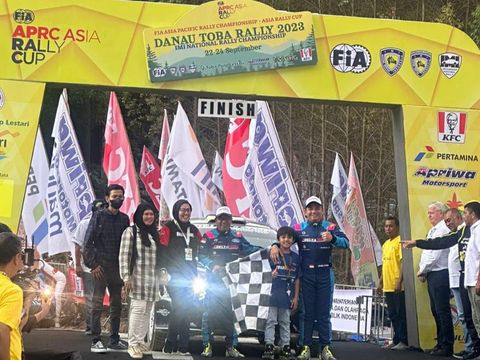 Dypo Fitramadhani finis kelima di putaran ketiga Danau Toba Rally 2023, Minggu (25/9/2023).