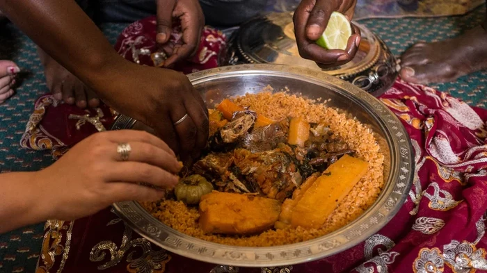 5 Fakta Makan Pakai Tangan yang Banyak Dilakukan Orang di Dunia