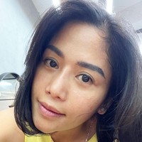 Meskipun sudah lebih mancung dan kecil, tulang hidung selebgram dengan 2,3 juta followers ini ternyata sedikit bengkok. Dia pun mengakui bahwa operasi nya itu gagal, namun tak menyesalinya. Foto: Instagram/@farida.nurhan