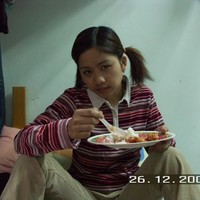 Ini penampilan wanita 41 tahun itu sebelum operasi plastik, sekitar 18 tahun yang lalu. Cuping hidungnya tampak lebih besar dan membulat dibandingkan sekarang. Kala itu dia bekerja sebagai TKW di Hong Kong. Foto: Instagram/@farida.nurhan