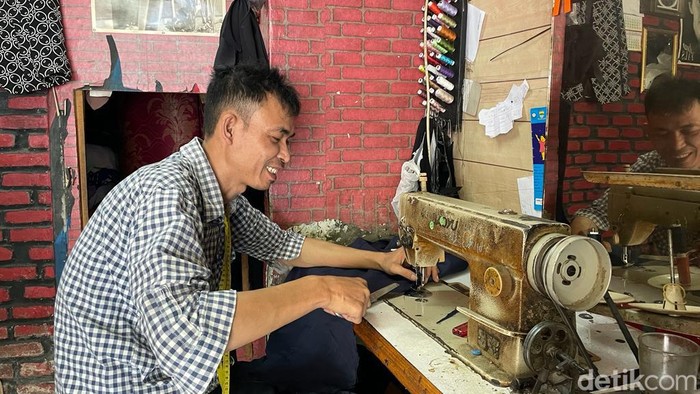 Firda, tukang jahit asal Majenang
