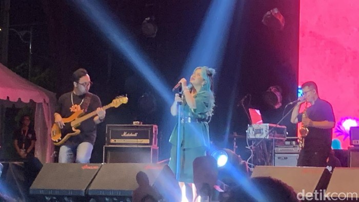 Idgitaf saat konser di Medan. (Foto: Kartika Sari/detikSumut).