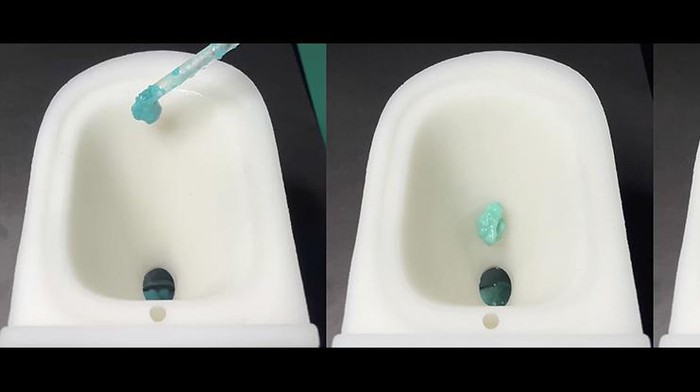 Permasalahan kotoran yang menempel di toilet bikin air yang digunakan untuk menyiram jadi lebih banyak. Ilmuwan China pun mengembangkan mangkuk tandas licin.