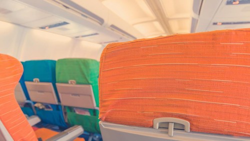 Ilustrasi kantong kursi pesawat