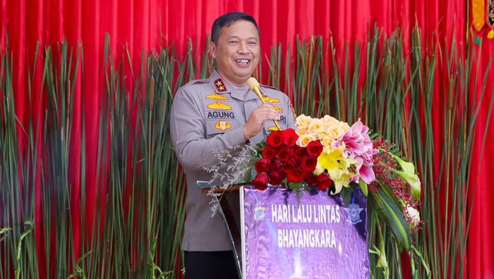 Irjen Agung saat memberikan sambutan dalam acara Hari Lalu Lintas Bhayangkara ke-68. (Foto: istimewa).