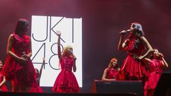 JKT48 Merah Merona di Pestapora JKT48 Merah Merona di Pestapora