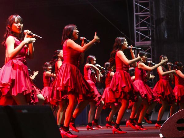 JKT48 Merah Merona di Pestapora