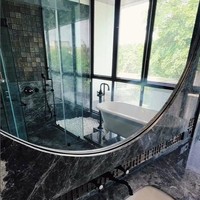 Kamar mandi Rachel Vennya bernuansa modern yang didekorasi dengan banyak kaca. Terlihat transparan dari dalam ruangan. Foto: Instagram @rachelvennya