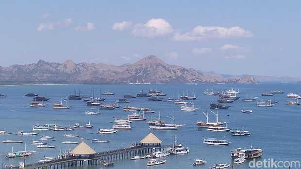 Kapal wisata di Labuan Bajo, NTT.