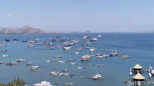 Kapal wisata di Labuan Bajo, NTT.