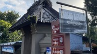 Karang Memadu merupakan tempat pengasingan bagi warga Desa Penglipuran yang melakukan poligami.  