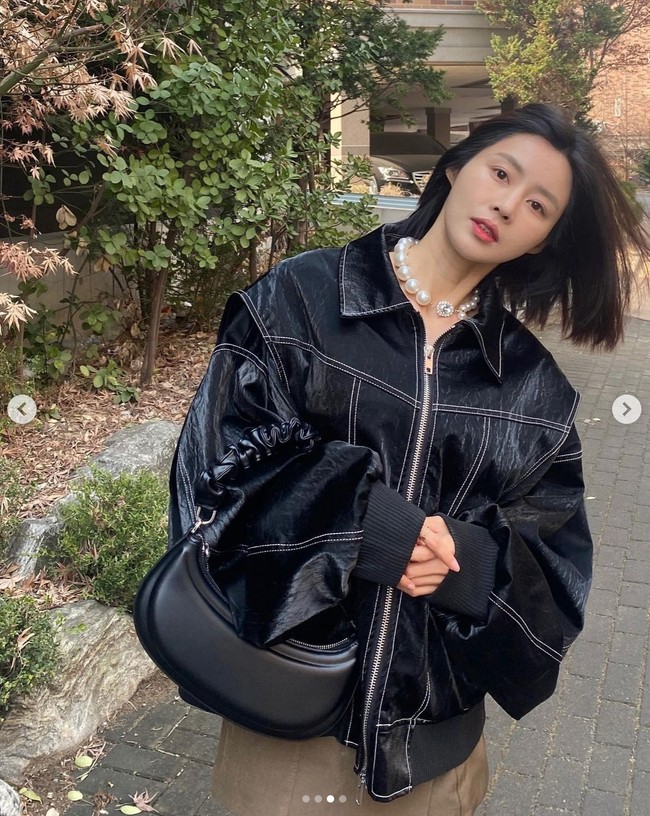 Kim Ah Ra mulai dikenal publik setelah tampil di acara televisi Now On My Way To Meet You pada 2017. Di mana dia menceritakan kisahnya sebagai pembelot Korea Utara. Secara khusus, wanita 32 tahun itu mencuri atensi publik dengan paras cantiknya hingga mendapat tawaran akting.Foto: dok. Instagram @lael_kim_ara