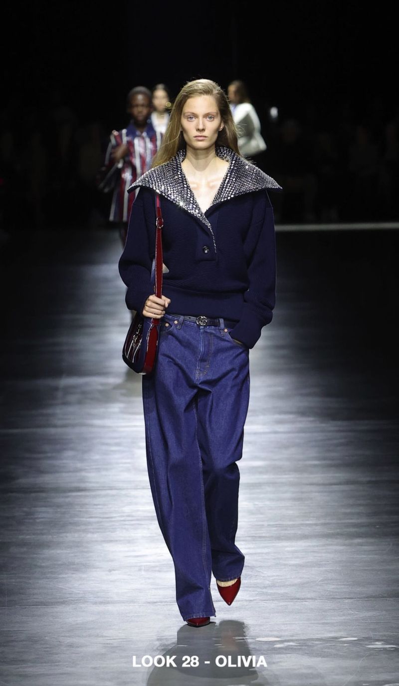 Koleksi debut show pertama Sabato De Sarno, berjudul Gucci Ancora.