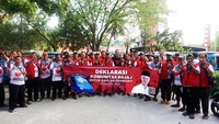 Politisi muda PDI Perjuangan Brando Susanto bersama komunitas bajaj Jakarta Utara melakukan deklarasi dukungan kepada Ganjar Pranowo di Pilpres 2024. 