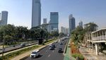Lihat Lagi Foto-foto Langit Jakarta yang Membiru Siang Tadi